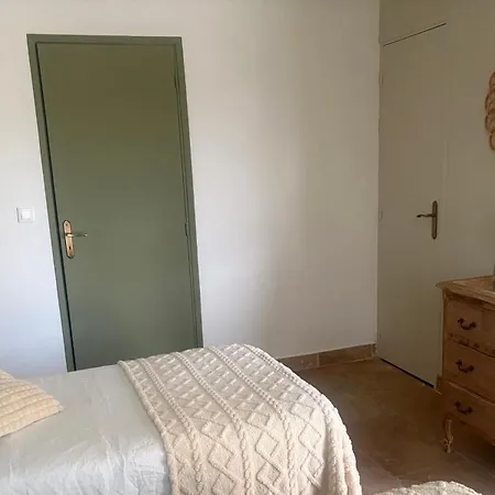 Domaine De Prefaissal Guest house