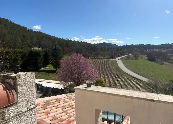 Domaine De Prefaissal Guest house